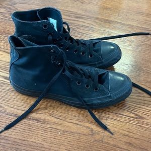 Womens size 9 all black high top converse